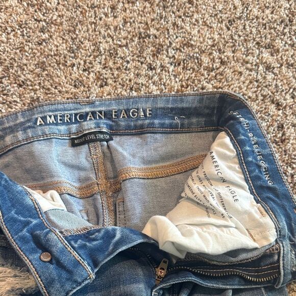 Women's Distressed Blue Jeans - Picture 3 of 4